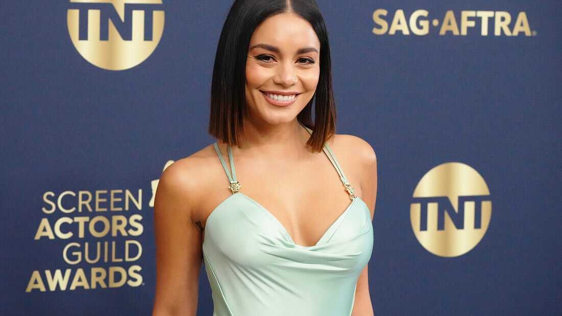 Vanessa Hudgens - 5'1"