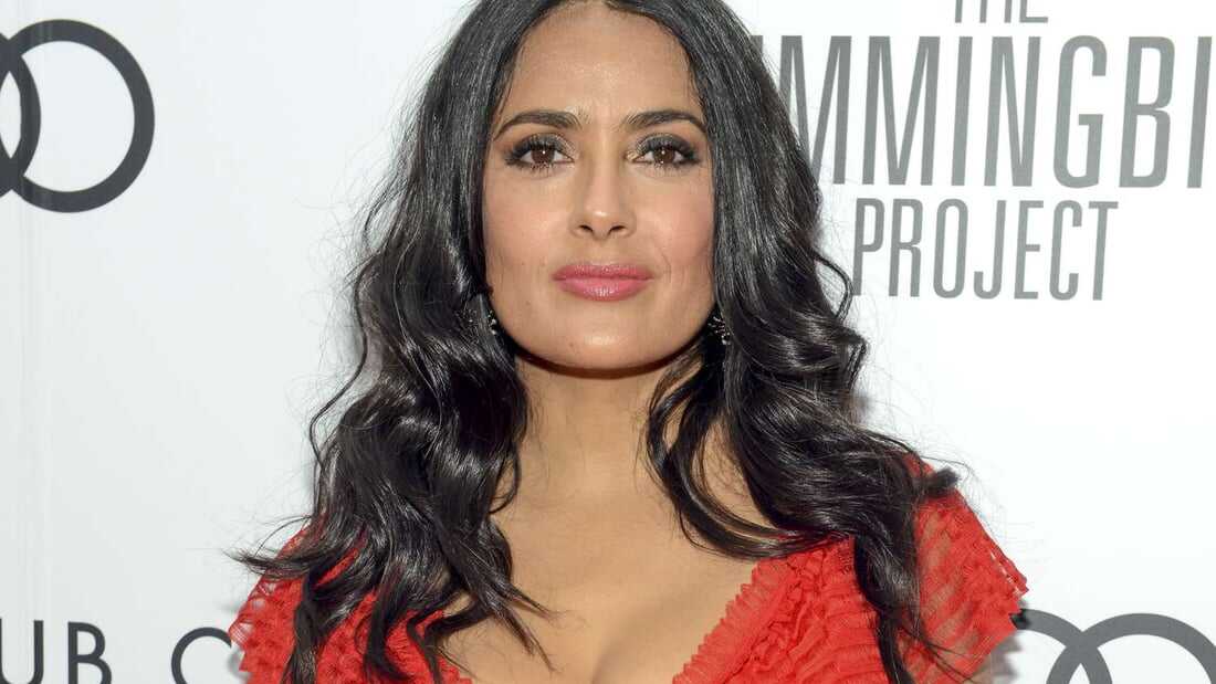 Salma Hayek - 5'2"