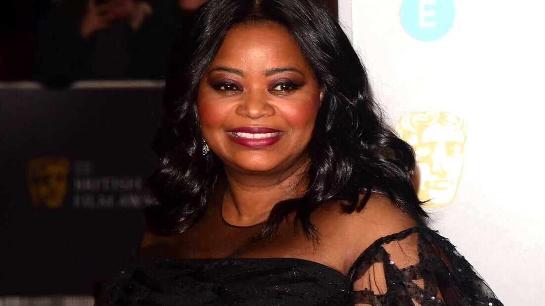 Octavia Spencer - 5'2"