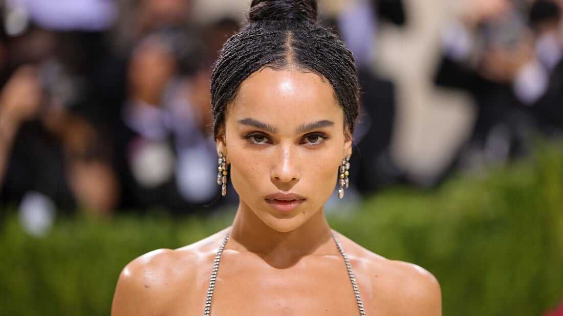 Zoë Kravitz - 5'2"