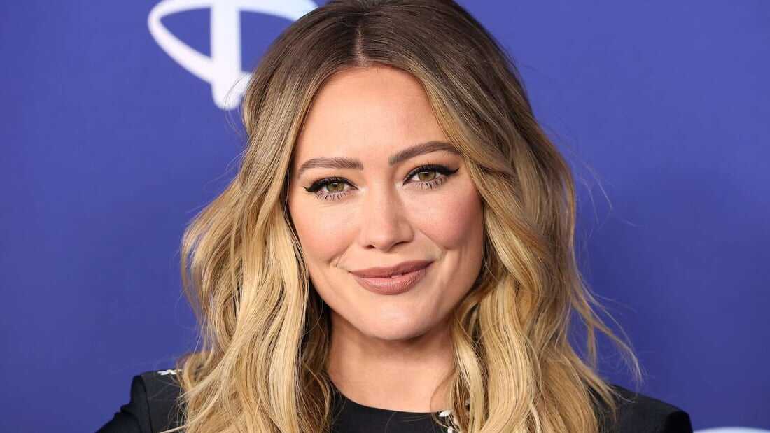 Hillary Duff - 5'2"