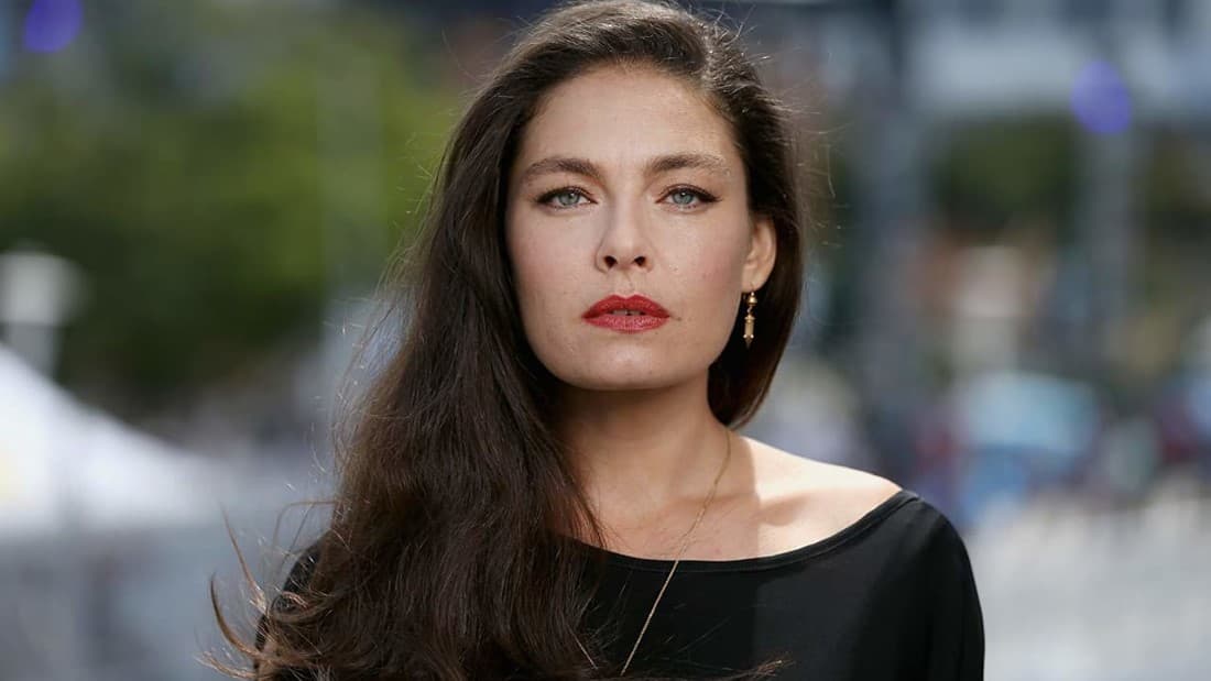 Alexa Davalos