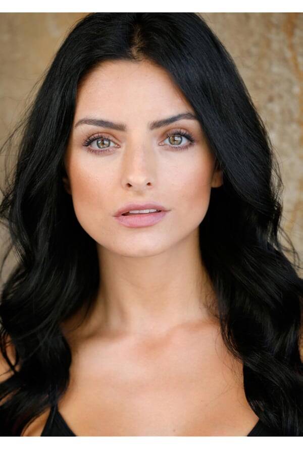 Aislinn Derbez