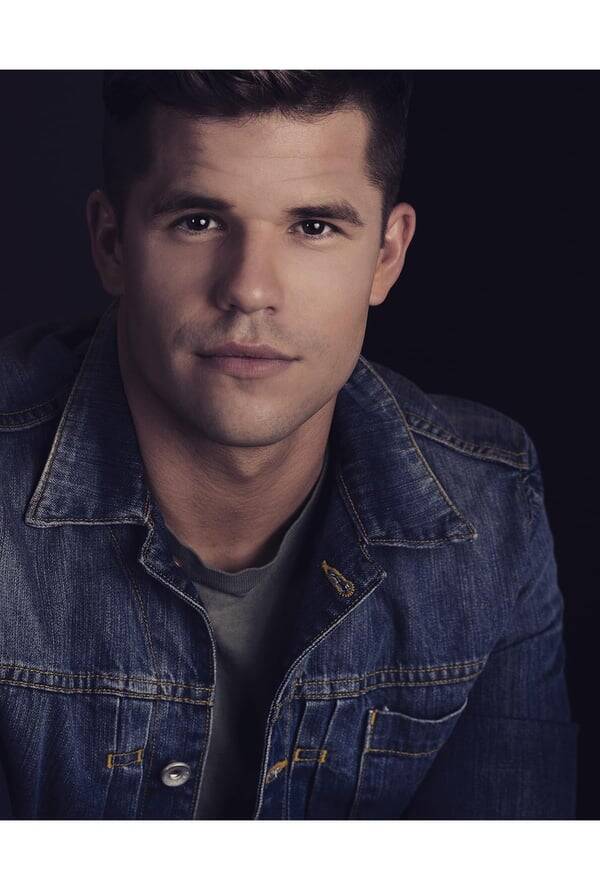 Charlie Carver