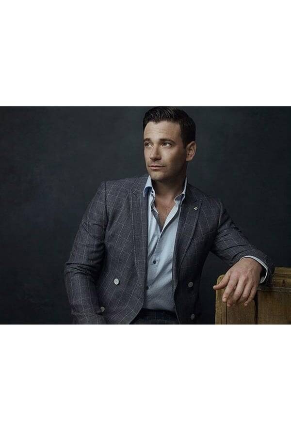 Colin Donnell