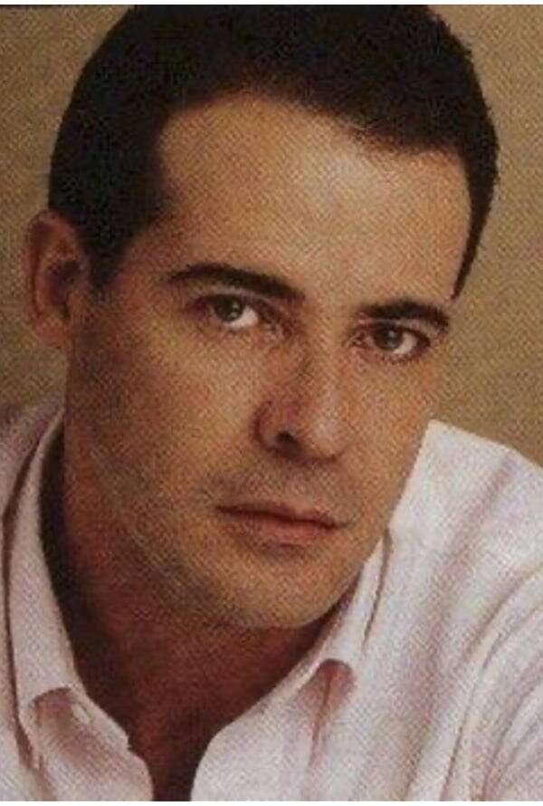 César Évora