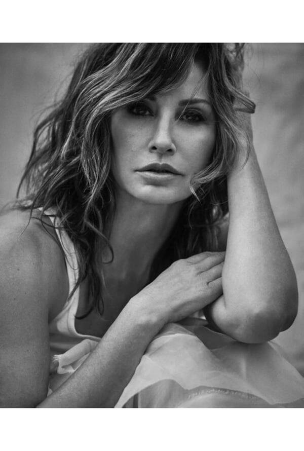  Gina Gershon