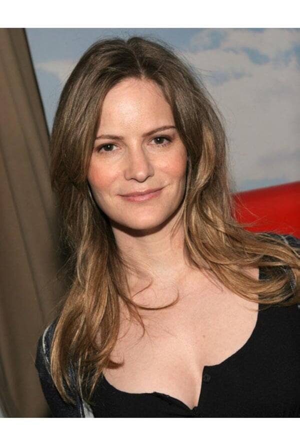 Jennifer Jason Leigh