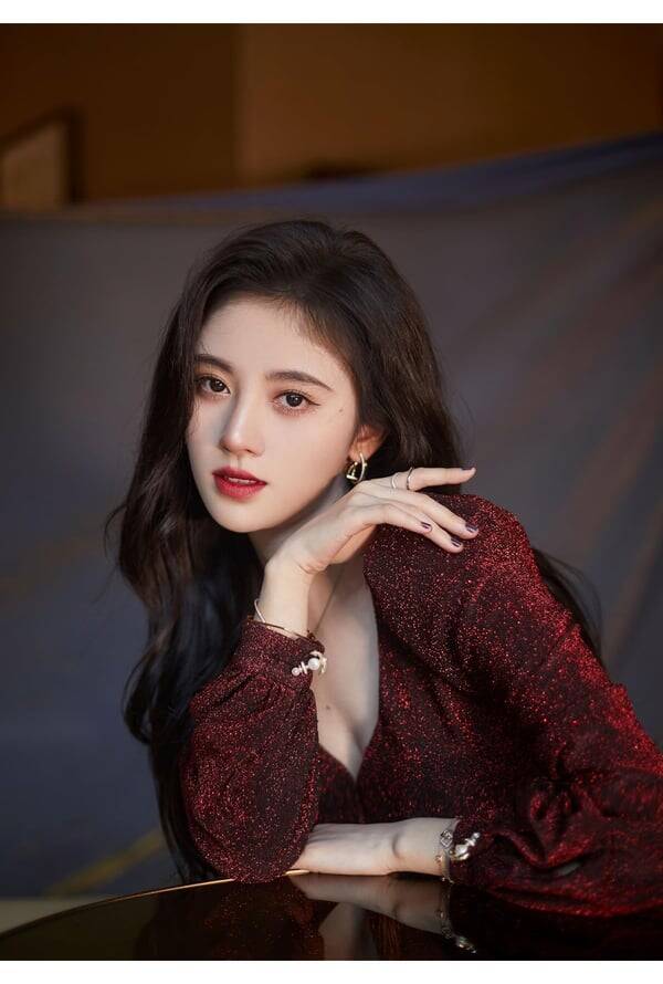 Ju Jingyi