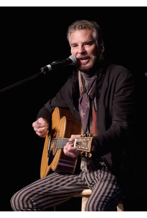 Kenny Loggins